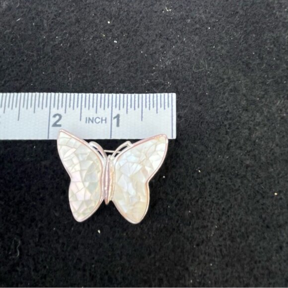 Vintage Liz Claiborne White Mother Of Pearl Butterfly Mid Century Modern Brooch - Picture 8 of 8
